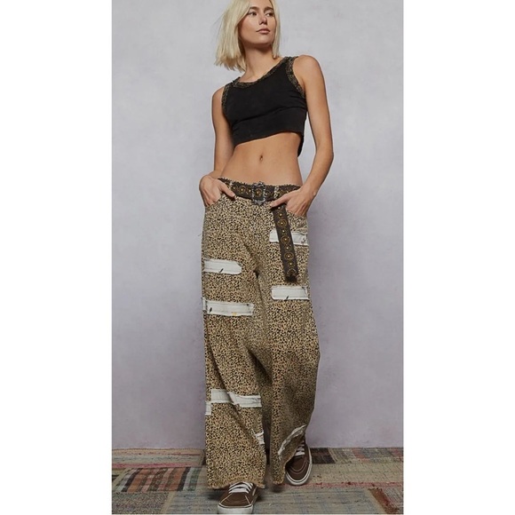 POL Pants - POL. Leopard Print Wide-Leg Pants